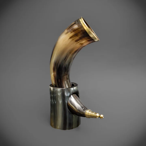 Nuevo y Popular Cuerno de Buey Pulido Ecológico Estilo Vikingo Medieval con Soporte, Cuernos Naturales - Product Image 1