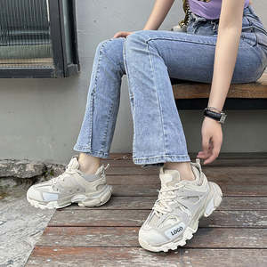 Vente en gros de baskets épaisses à logo personnalisé LED, nouvelle mode rehaussée pour hommes et femmes, chaussures de sport décontractées pour la marche - Product Image 3