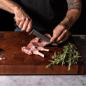Cuchillo Deshuesador de Acero al Carbono Forjado a Mano, Profesional para Recortar Carne, Afilado como una Navaja, Ambidiestro, Apto para Lavavajillas - Product Image 6