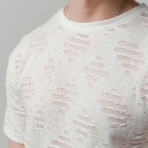 เสื้อยืดคอกลมผู้ชายผ้าฝ้ายเนื้อสัมผัสแบบดิสเทรส สไตล์แฟชั่นสตรีทแวร์ รับผลิตเสื้อพร้อมปักโลโก้ แขนสั้น ผู้ผลิต OEM ODM - Product Image 3