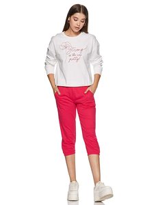 เสื้อสเวตเตอร์คอกลมสีขาวของผู้หญิงพร้อมลายดอกไม้สีแดง "แข็งแรงน่ารักใหม่" เสื้อผ้าฝ้ายถักแบบลำลองสำหรับฤดูใบไม้ร่วง - Product Image 2