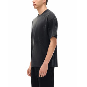 เสื้อยืดสไตล์สตรีทแวร์ผู้ชาย ลวดลายสาดสีแบบพ่นหมึก ผ้าคอตตอนหนา 100% ทรงโอเวอร์ไซส์ วินเทจ ซาวน์วอช - Product Image 1