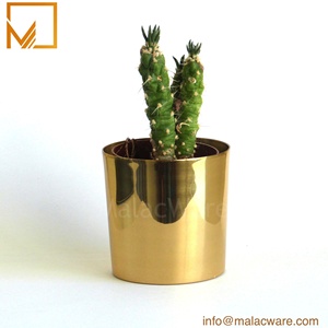 Florero de metal dorado atractivo personalizado para el hogar y el jardín - Product Image 2