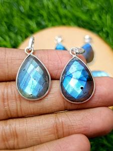 Pendentif en labradorite naturelle chatoyante, en argent sterling 925, fait main, bijou en argent fin pour collier statement, vente en gros - Product Image 6