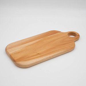 Tabla de cortar clásica de madera con diseño atemporal, adecuada para interiores de cocina tradicionales y modernos. - Product Image 3