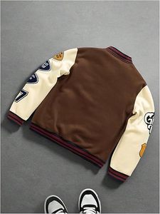Blouson universitaire streetwear oversize – Bomber tendance style universitaire avec patchs brodés, coupe confortable, tenue d'hiver élégante - Product Image 2
