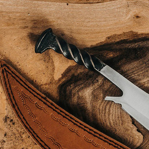 Cuchillo Medieval de Acero con Alto Contenido de Carbono, Forjado a Mano, Personalizado, con Funda de Cuero, Disponible para DIY y OEM/ODM - Product Image 2