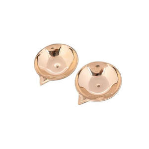 Elegante Lámpara Diya de Latón, Lámpara India Tradicional para Decoración del Hogar, Diya de Latón Hecha a Mano, un Símbolo de Luz y Prosperidad - Product Image 5