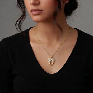 Collier pendentif en forme d'aile d'ange en or massif 14 carats avec diamant cultivé en laboratoire, design plume en argent sterling 925, collier pour femme, bijoux - Product Image 4