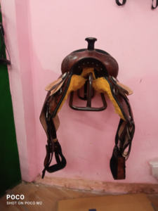 Selle de cheval de qualité supérieure en cuir véritable entièrement personnalisée et fabriquée à la main pour le plaisir de l'équitation et de la course en vrac - Product Image 5