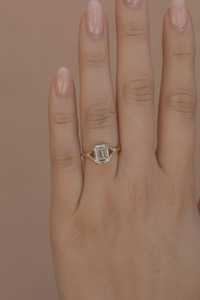 Anillo de Compromiso de Tres Piedras con Diamante Cultivado en Laboratorio con Corte Esmeralda, Oro Sólido de 14k/18k, Anillos de Boda Modernos Cónicos de 1.7mm, Venta al Por Mayor - Product Image 2