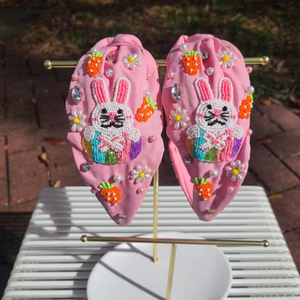 Nouveau serre-tête perlé rose de créateur, motif lapin de Pâques, fait main, avec carotte et broderie florale, accessoire de cheveux noué pour femmes et filles 2026 - Product Image 1