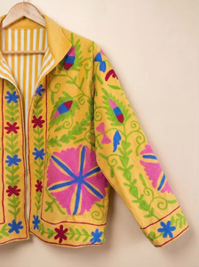 Chaqueta Bomber Suzani Verde Menta Hecha a Mano MONIT MARKETING, Bordada a Mano con Diseño Floral Boho, 100% Algodón, Otoño/Invierno - Product Image 2