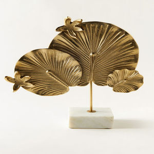 Kayna Export Sculpture d'art esthétique artisanale Phantom Art, design moderne pour la décoration intérieure, sculpture en métal à pointes, plaqué or, marbre blanc - Product Image 1