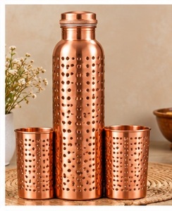 Juego de Botella de Agua de Cobre Artesanal con Tapa y Dos Tazas, Diseño Grabado de Montaña y Bosque, Termo para Camping - Product Image 3