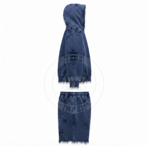 Conjunto Exclusivo de Chaqueta con Capucha y Pantalones Cortos Cortavientos, Diseño Premium con Estampado Puff, Chaqueta Cortavientos de Nailon y Poliéster, Conjunto Moderno para Uso Diario - Product Image 3