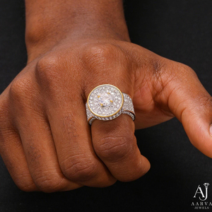 Bague de fiançailles géométrique plaquée or et rhodium, entièrement pavée de moissanite, avec micro-pavé en grappe, style hip-hop, bijoux de mariage et de fête - Product Image 2