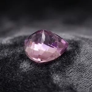 Ametyste Naturelle Certifiée 8mm, Coupe Trillion Luxe Facettée, Pierre Précieuse Libre pour Boucles d'Oreilles, Bagues et Création de Bijoux Élégants - Product Image 5