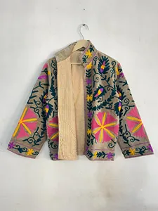 Chaqueta de Terciopelo Artesanal Bohemia con Bordado Floral Hecho a Mano, Estilo Gitano, Abrigo de Invierno para Mujer - Product Image 3