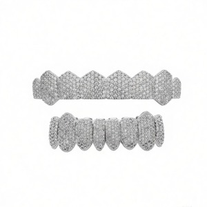 Grillz Dentales de Calidad Premium Hechos a Medida con Piedras de Moissanita VVS, Chapados en Oro, Disponibles para Exportación - Product Image 1