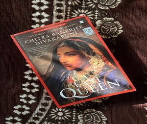 ราชินีคนสุดท้าย โดย ชิตรากานันท์ บานีร์จี ดิวาคารูนี หนังสือปกอ่อนภาษาอังกฤษ คุณภาพสูง หนังสือขายดี - Product Image 1