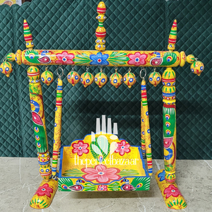 Decoración artesanal de madera Laddu Gopal Jhula para Janmastami con diseño floral colorido y campanas colgantes - Product Image 2