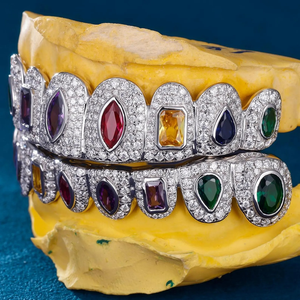 Joyería Hip Hop de Lujo: Grillz Dentales Personalizados de Plata 925 Bañada en Oro con Moissanita Iced Out, Certificado IGI, Engaste de Canal - Product Image 4