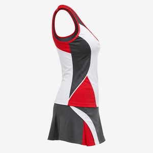 Uniforme de tenis para mujer con tela transpirable y comodidad elástica diseñado para un movimiento suave durante el juego activo en la cancha. - Product Image 3