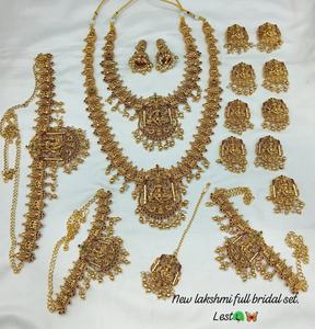 Parure de bijoux ethniques de mariée de style temple indien traditionnel de haute qualité, en alliage de zircon plaqué or, pour fiançailles et mariage - Product Image 1