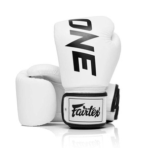 Guantes de Boxeo Fairtex Personalizados de Cuero Vacuno Genuino, Múltiples Colores, Modelo Nuevo OEM, Guantes de Entrenamiento de Muay Thai - Product Image 1