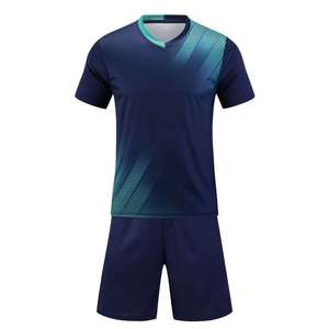 Ensembles de football personnalisés pour adultes, respirants, à séchage rapide, maillots et shorts de football sublimés unisexes, logo personnalisé, entraînement et matchs de club - Product Image 5