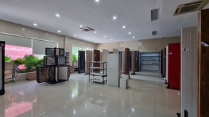 Puerta de Entrada Privada Moderna, Impermeable e Insonorizada, de Madera Maciza y MDF, Estándar ISO9001, para Uso Interior en el Hogar - Product Image 3