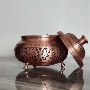 Jarra Decorativa de Cobre Meenakari con Tapa, Diseño Floral Hecho a Mano, Almacenamiento para Cocina, Decoración para Hogar, Hotel y Restaurante - Product Image 1