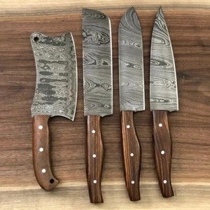 Ensemble de couteaux de chef en acier Damas, forgés à la main, manche en bois, lame finition satinée, pour droitier - Product Image 2