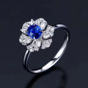 เครื่องประดับชั้นดี ทองคำแท้ 18K น้ำหนัก 0.54 กะรัต ไพลินสีน้ำเงินรอยัลธรรมชาติ ไม่ผ่านการอบความร้อน รูปทรงวงรี แหวนเครื่องประดับ GUILD พร้อมใบรับรอง สำหรับผู้หญิง - Product Image 3