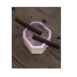 Cenicero de Mármol Blanco de Lujo Grabado a Mano para Cigarros, Cenicero Decorativo de Piedra Natural para el Hogar, Oficina y Decoración de Hoteles al Aire Libre - Product Image 1