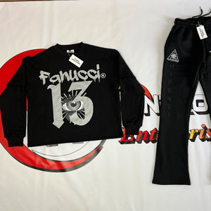 Ensemble de survêtements pour homme avec pantalon coupe droite courte imprimé sur toute la surface et sweat-shirt à manches longues imprimé - Product Image 1