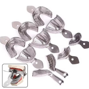 Bandeja de Impresión Dental Profesional de Acero Inoxidable con Orificios para Dientes Superiores e Inferiores, Agarre Ergonómico, 6 Posiciones de Mandíbula - Product Image 1