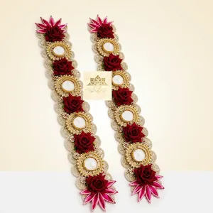 Support de bougie floral avec des roses rouges et des cadres circulaires dorés pour la décoration de mariage et de la maison - Product Image 2