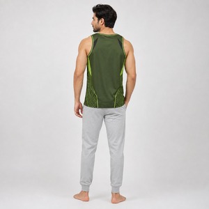 Camiseta sin mangas moderna para hombre, hecha con tela premium que ofrece movimiento flexible y calidad confiable para cada temporada. Camiseta sin mangas para hombre. - Product Image 5