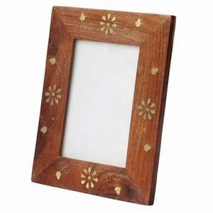 Cadre photo décoratif fait main en bois massif, à suspendre au mur, bois naturel poli, décoration intérieure - Product Image 1