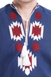 Lino azul hombres moderno ucraniano vyshyvanka camisa Gutsul patrón étnico color personalizado de bordado azul sobre rojo - Product Image 4