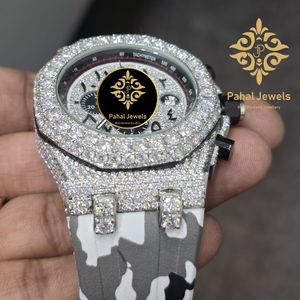 นาฬิกาโครโนกราฟผู้ชายสุดหรู Pahal Jewels ตัวเรือนสแตนเลสสตีล ขนาด 45 มม. ประดับเพชร หน้าปัดอนาล็อก ควอตซ์ พร้อมกระจกแซฟไฟร์ - Product Image 3