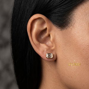 Pendientes de Diamantes Cultivados en Laboratorio con Corte Esmeralda de Zyorio Jewels, Oro de 14K, Certificados por IGI, Regalo de Compromiso Moderno - Product Image 4