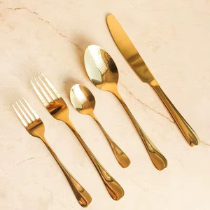 Arreglo Minimalista y Elegante de Cubiertos para Comedor con Tenedor Lateral DinnerBlade, Aspecto de Mesa Equilibrada - Product Image 1