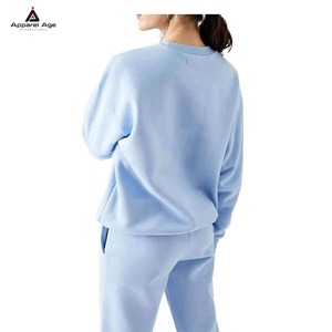 Sweat-shirt classique à col rond en molleton de coton doux, avec patch brodé personnalisé OEM, pour femmes - Product Image 4