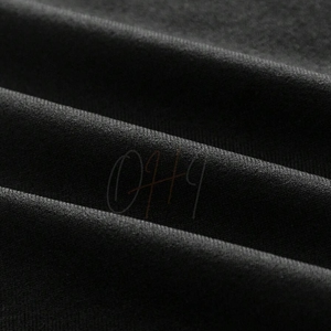 T-shirt noir surdimensionné de qualité supérieure avec logo minimaliste sur le devant, 100% coton, respirant et écologique, vêtement décontracté - Product Image 4