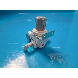 Régulateur de vide SMC IRV2000-02BG d'occasion – Pièces d'équipement semi-conducteur d'époque - Product Image 3