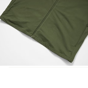 เสื้อแจ็คเก็ตออกกำลังกายผู้ชายสีเขียวมะกอก แขนยาว ซิปหน้า ทรงเข้ารูป แห้งเร็ว น้ำหนักเบา เหมาะสำหรับวิ่งและเล่นกีฬา  ผู้จำหน่ายชุดวอร์ม - Product Image 5