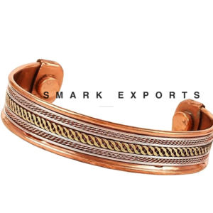 Bracelet manchette en cuivre bijoux de bien-être magnétiques durables pour l'arthrite soulagement de la douleur articulaire équilibre énergétique et usage quotidien - Product Image 1